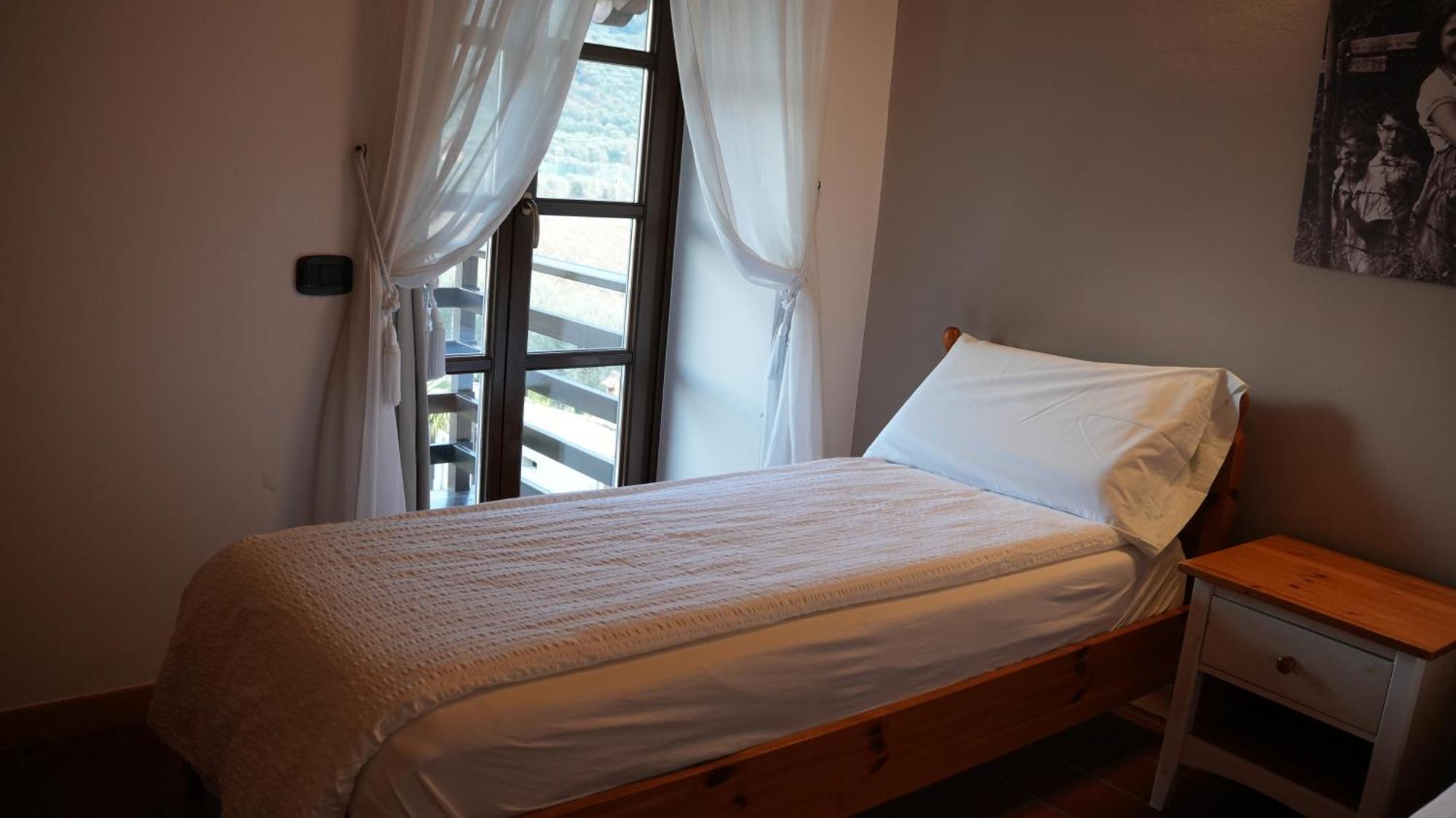 Residence La Colombera Riva del Garda Szoba fotó