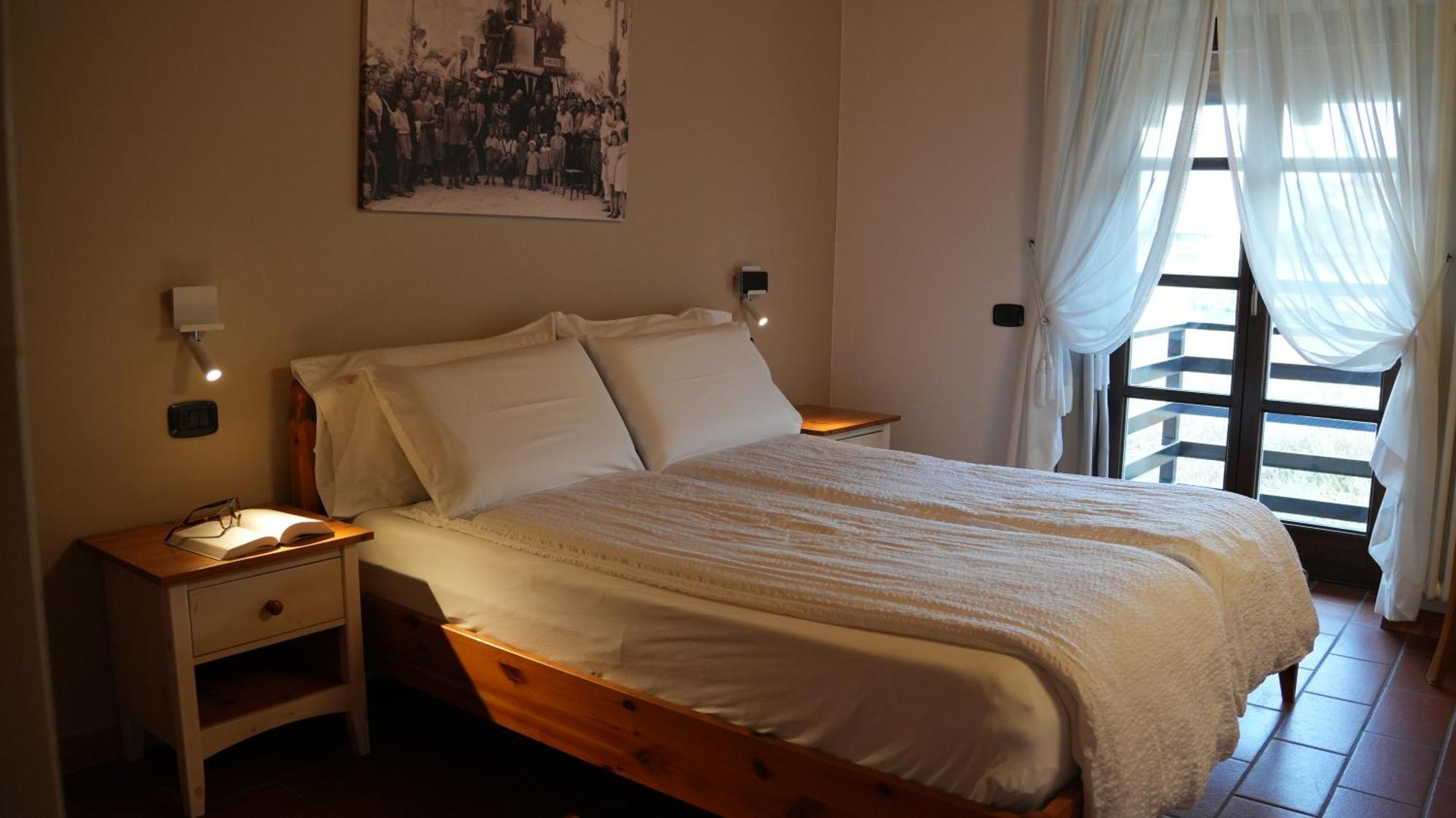 Residence La Colombera Riva del Garda Szoba fotó