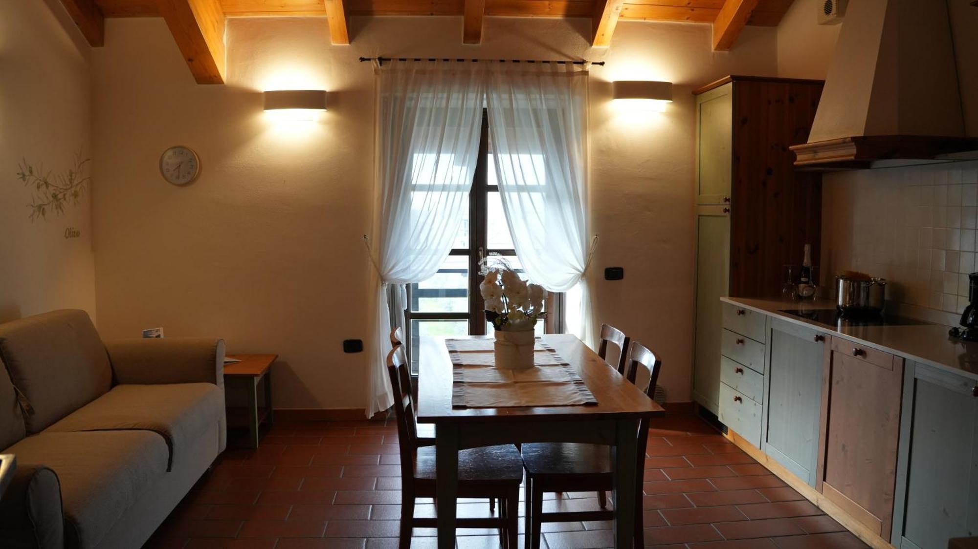 Residence La Colombera Riva del Garda Szoba fotó