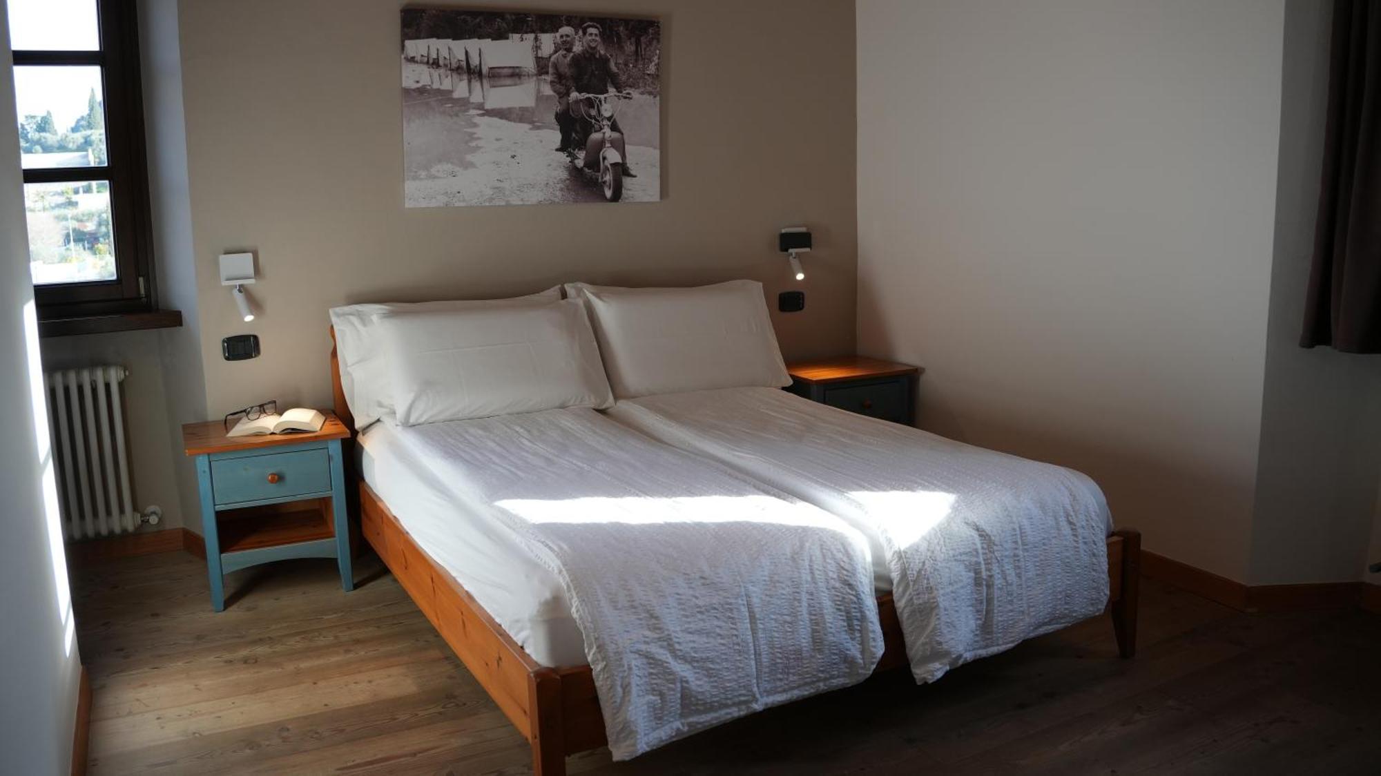 Residence La Colombera Riva del Garda Szoba fotó