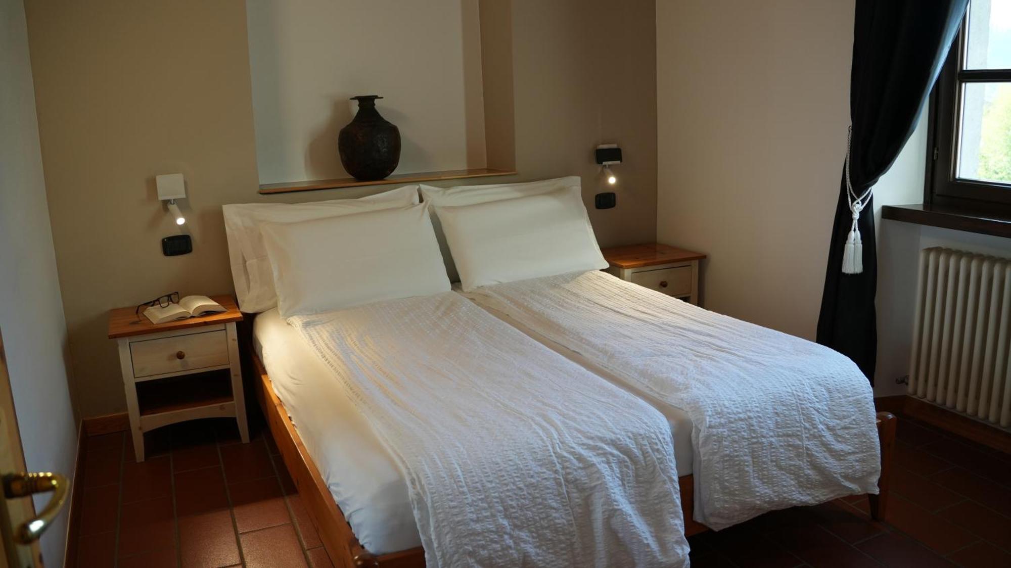 Residence La Colombera Riva del Garda Szoba fotó