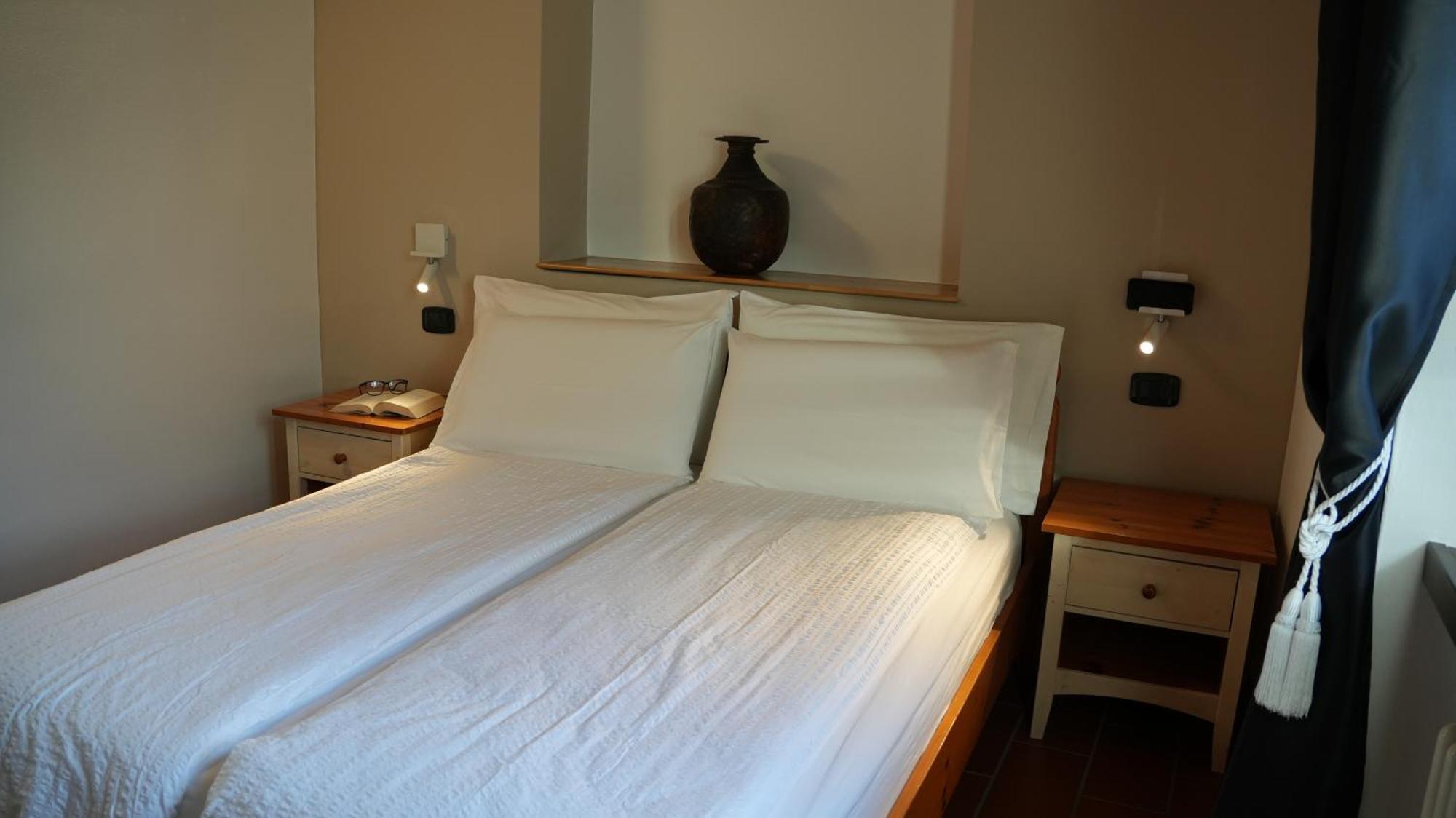 Residence La Colombera Riva del Garda Szoba fotó